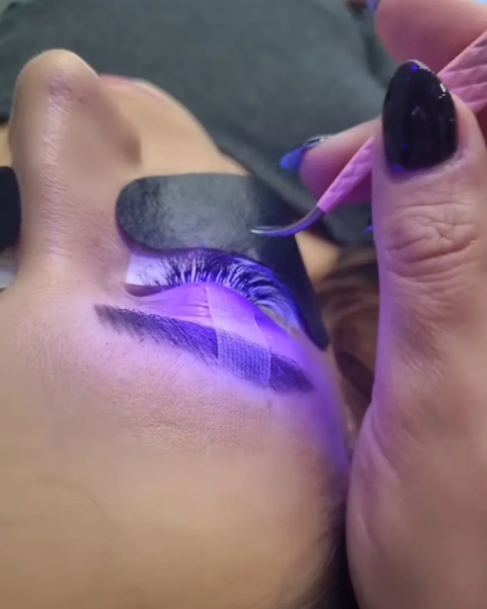 UV Lash system – during treatment